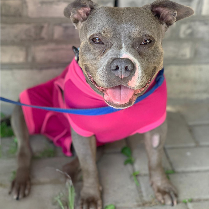 Olivia mit rosa Jacke